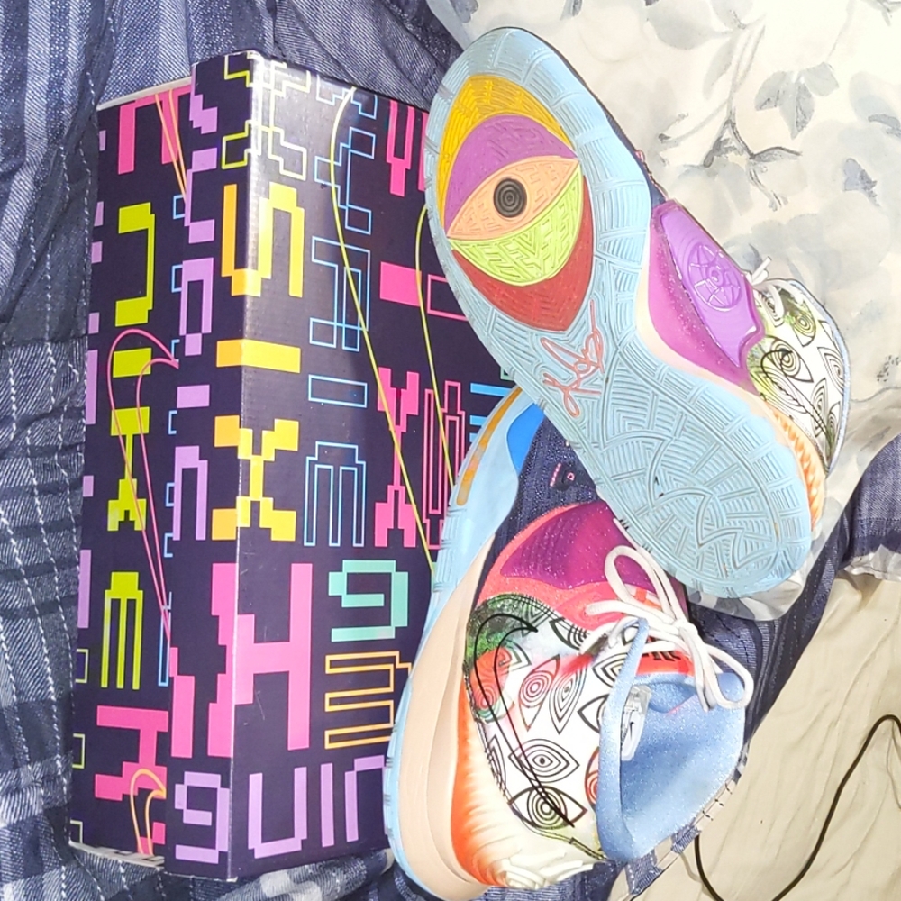 Kyrie 6 preheat unite the world